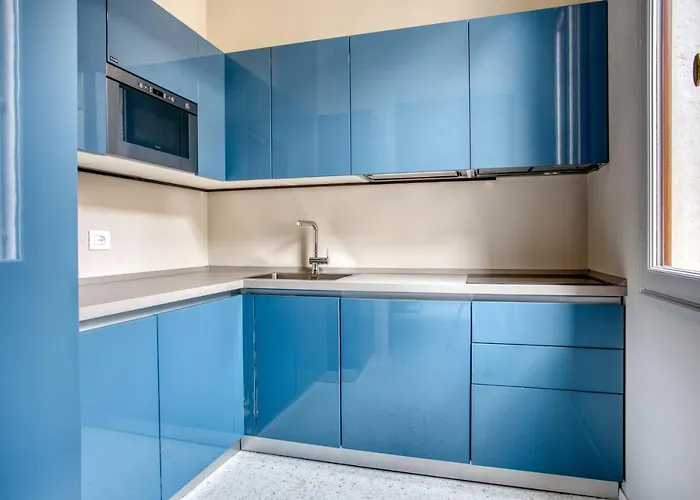 Palazzo Bonvicini 10 *