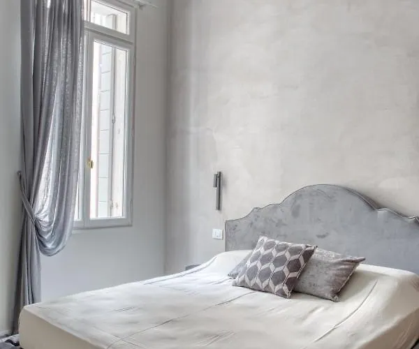 Apartmán Palazzo Bonvicini 10 *